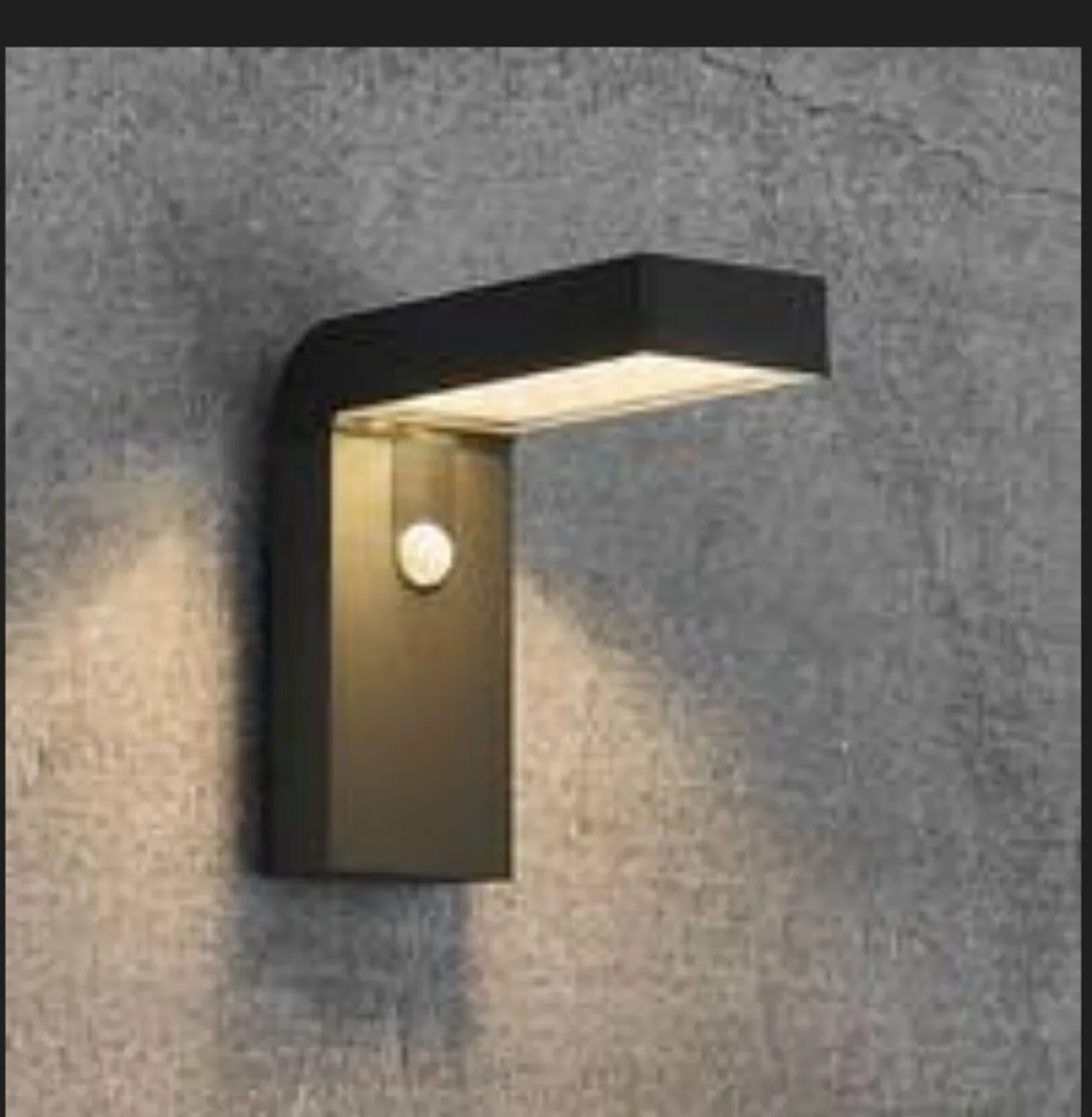 Motion sensor wall light