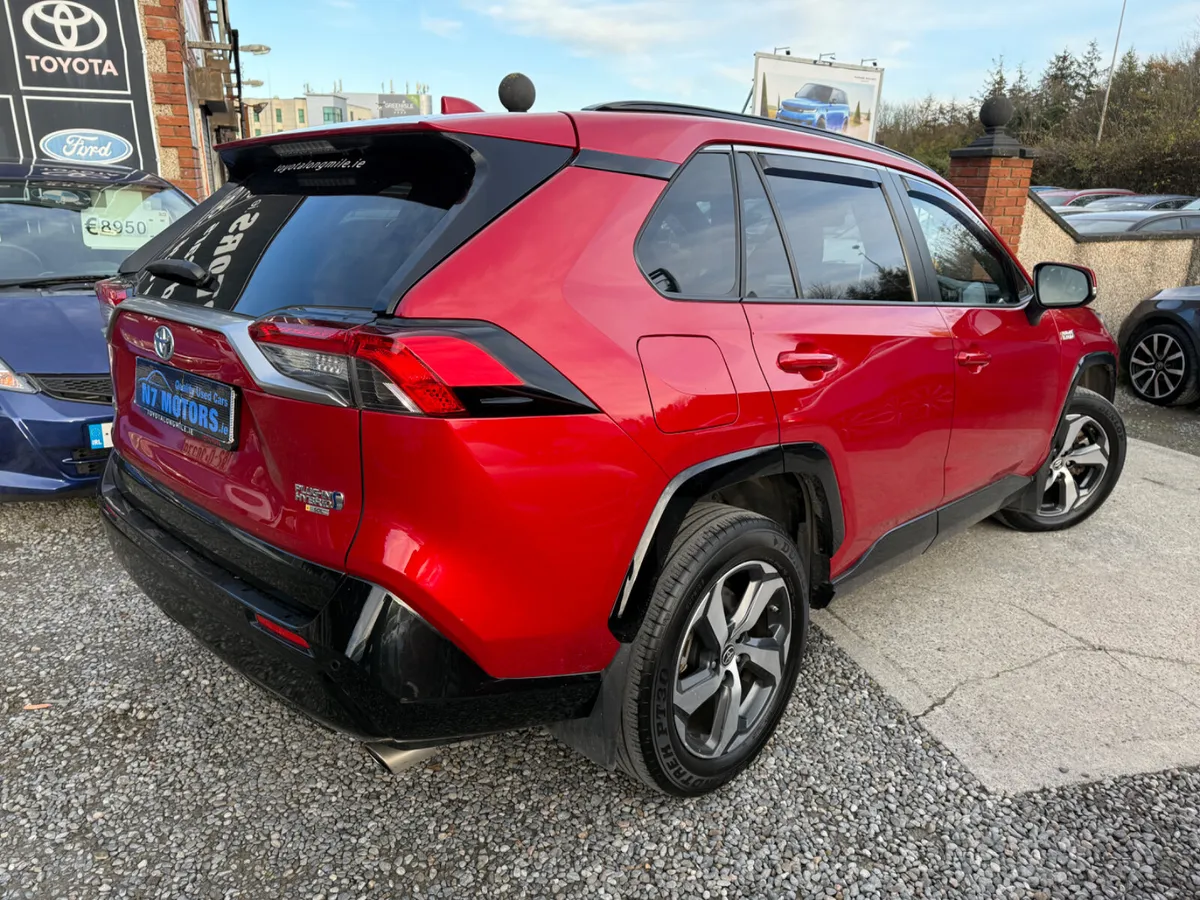 2022 Toyota Rav4  2.5 PLUG-IN HYBRID AUTO - Image 4