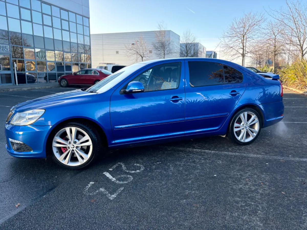 2010 Skoda Octavia VRS 2.0 ~ DSG / Automatic. - Image 2