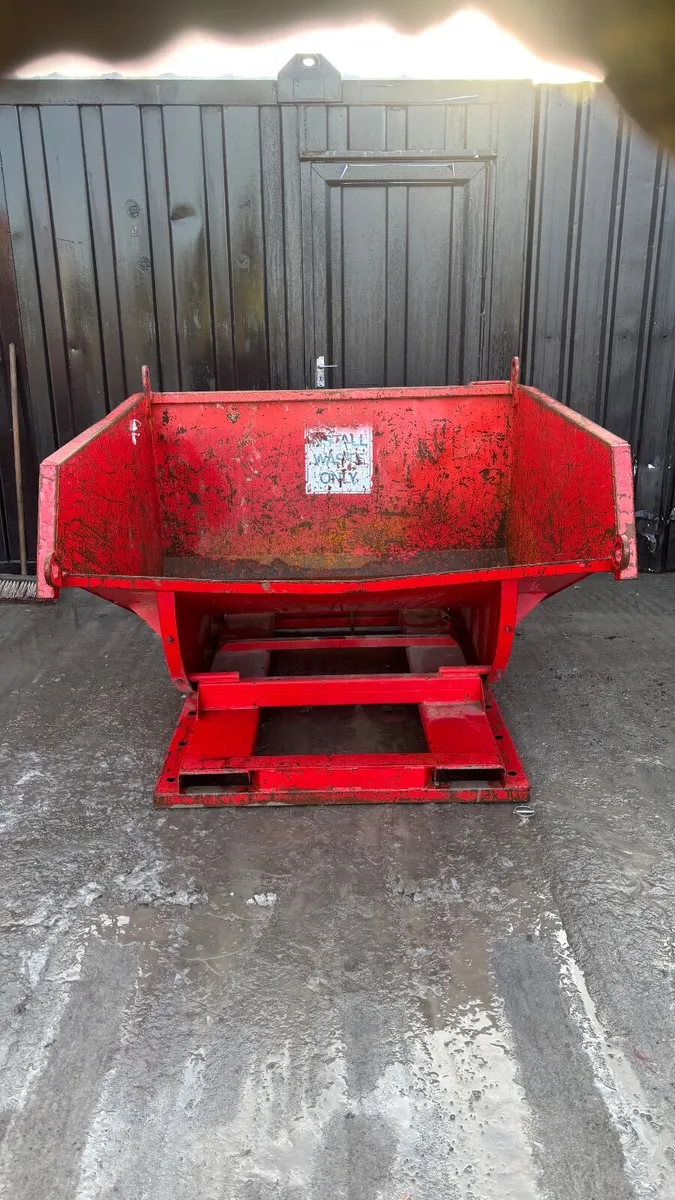 Tipping Skip - Image 2