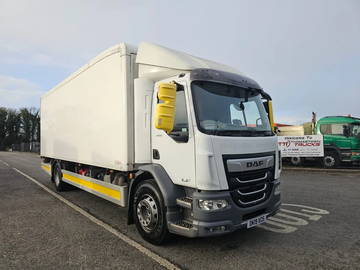 2019 DAF LF 260 Day Cab with 25ft G & A Fridge Bod - Image 1