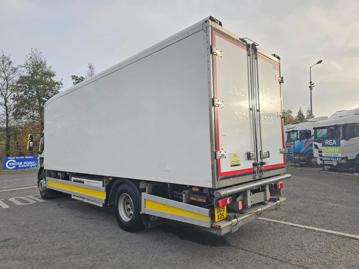 2019 DAF LF 260 Day Cab with 25ft G & A Fridge Bod - Image 3