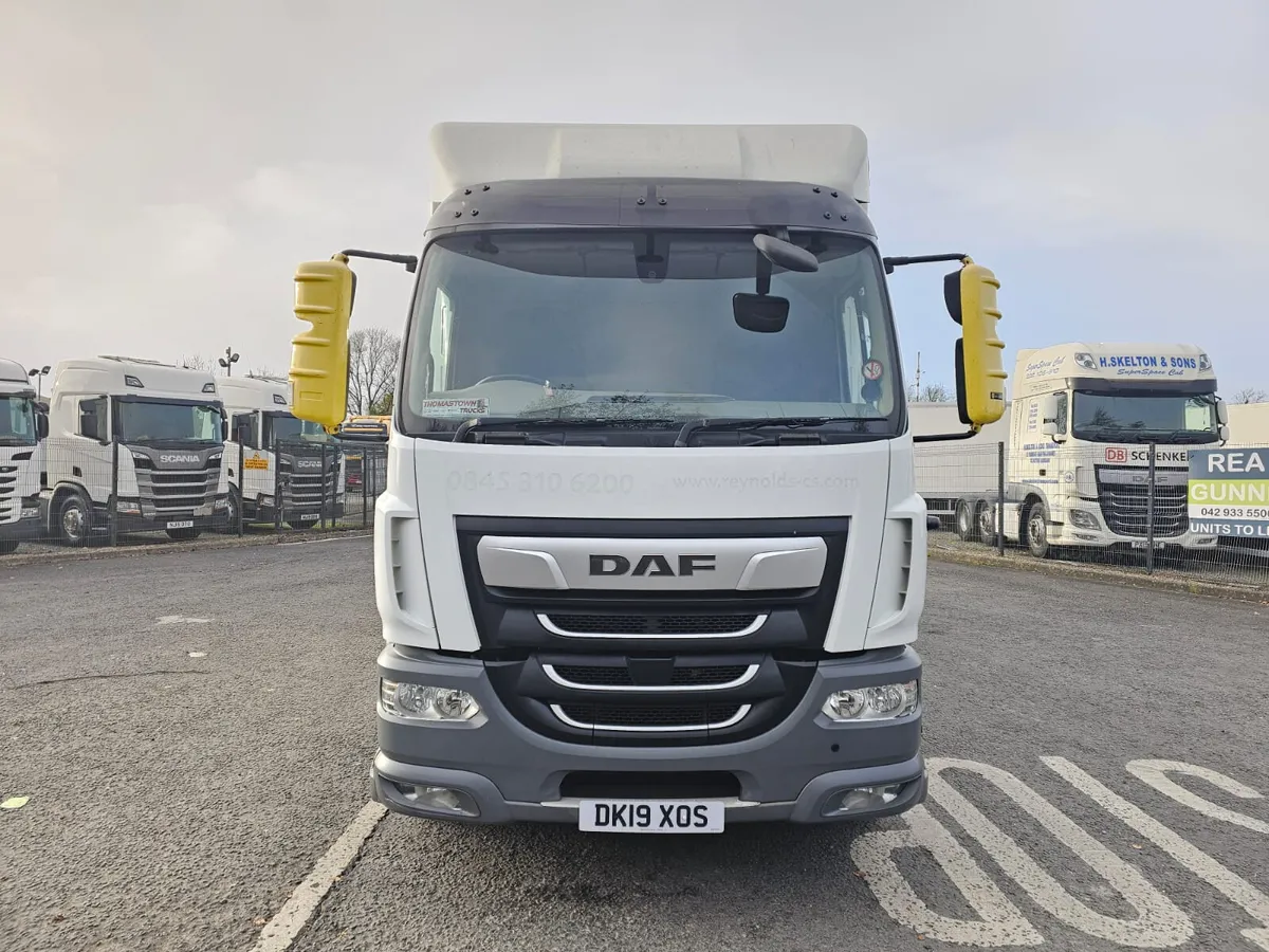 2019 DAF LF 260 Day Cab with 25ft G & A Fridge Bod - Image 2