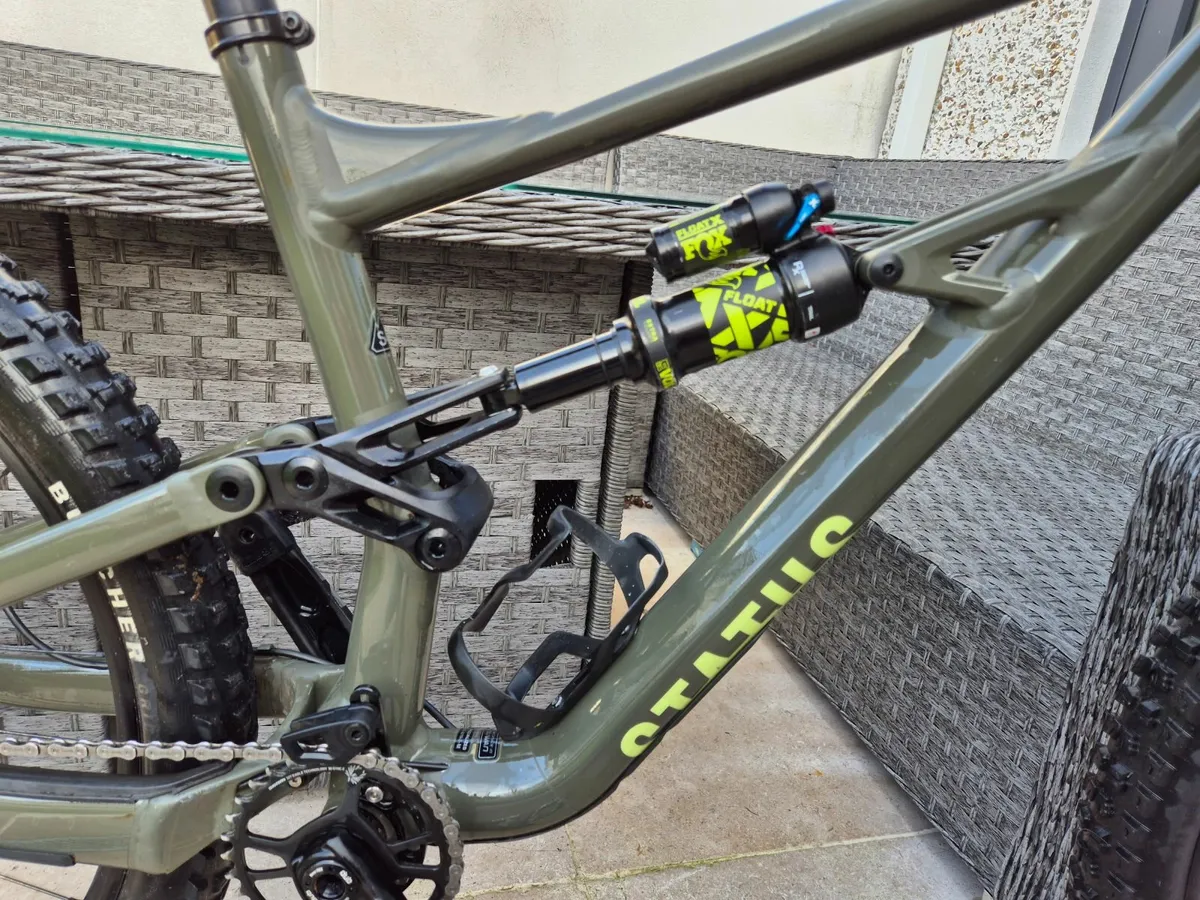 Specialized  Status 140mm 2022 mountain bike - Image 4