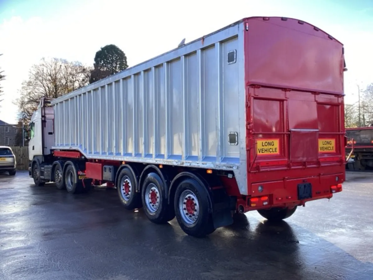 2009  Wilcox Bulk Blower Tipping Trailer - Image 3