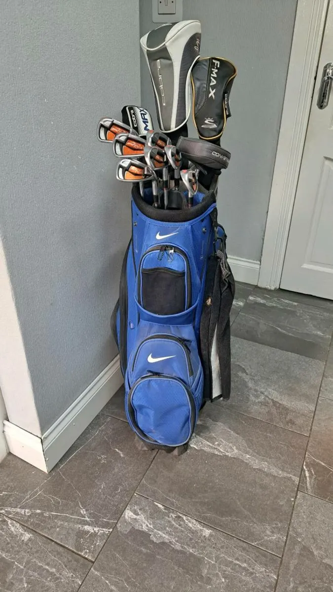 Cobras full set, with bag and golf cart - Image 1