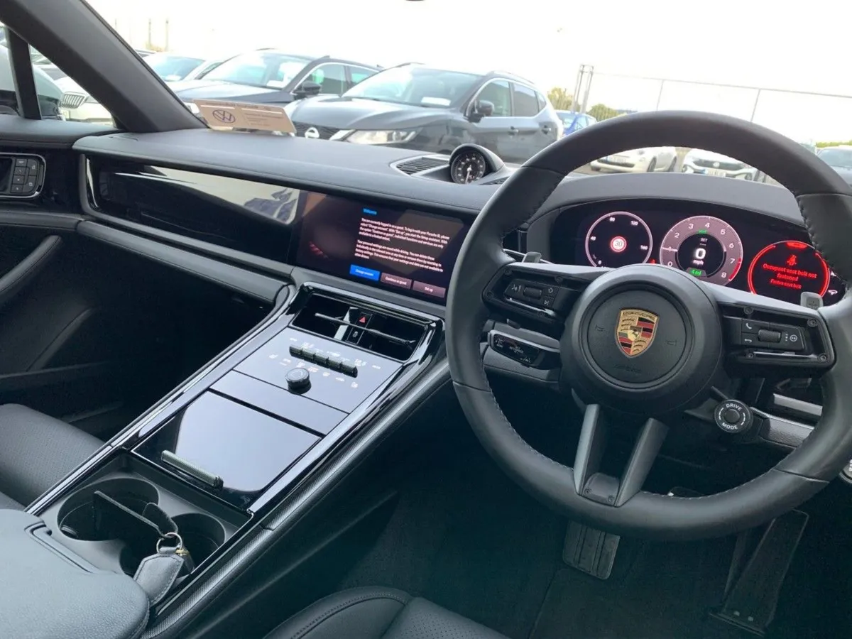Porsche Panamera 4 3.0 E-hybrid S-A 463HP Auto - Image 3