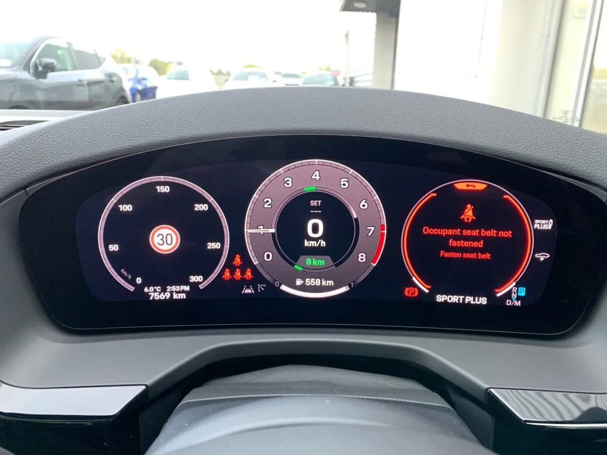 Porsche Panamera 4 3.0 E-hybrid S-A 463HP Auto - Image 4