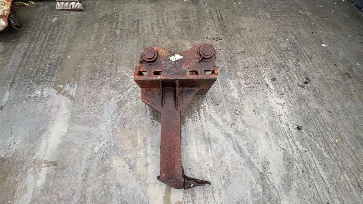 Ripper Tooth 80mm Pins - Image 1