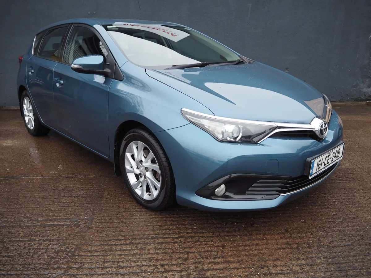 Toyota Auris Luna Low Mileage Exceptional! - Image 3