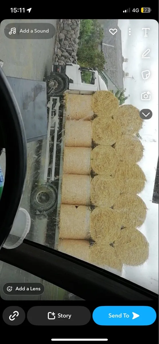 Round bales of top quality barley straw - Image 3