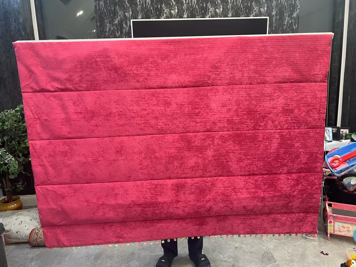 Pink Bedroom Blind - Image 1