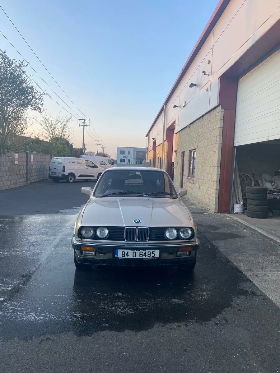 BMW E30 320i - Image 3