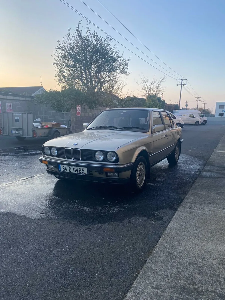 BMW E30 320i - Image 1
