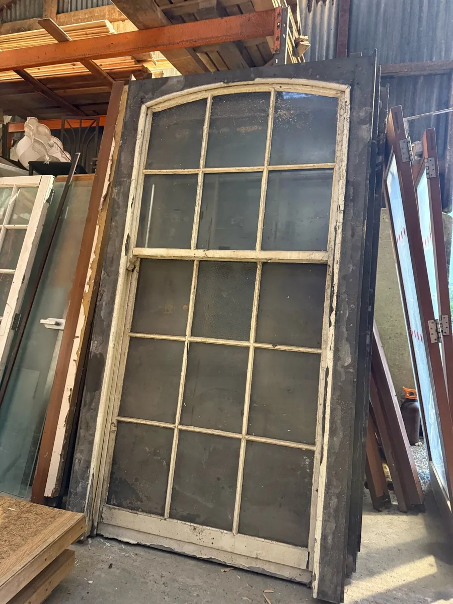 Selection of reclaimed pitch pine sash windows - Image 1