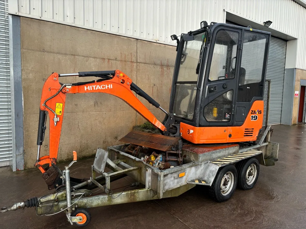 Hitachi Zaxis 19 Digger - Image 1