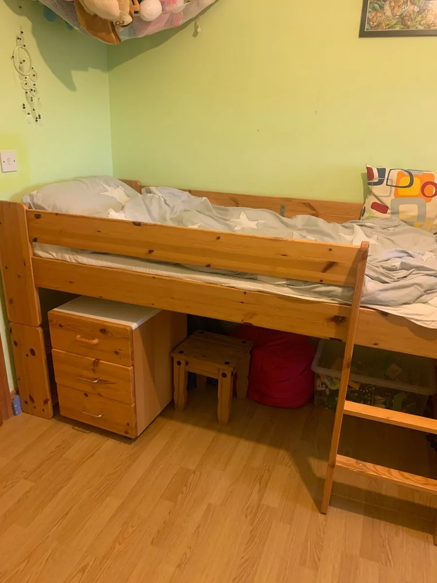 Children’s Bedroom Set - Image 1
