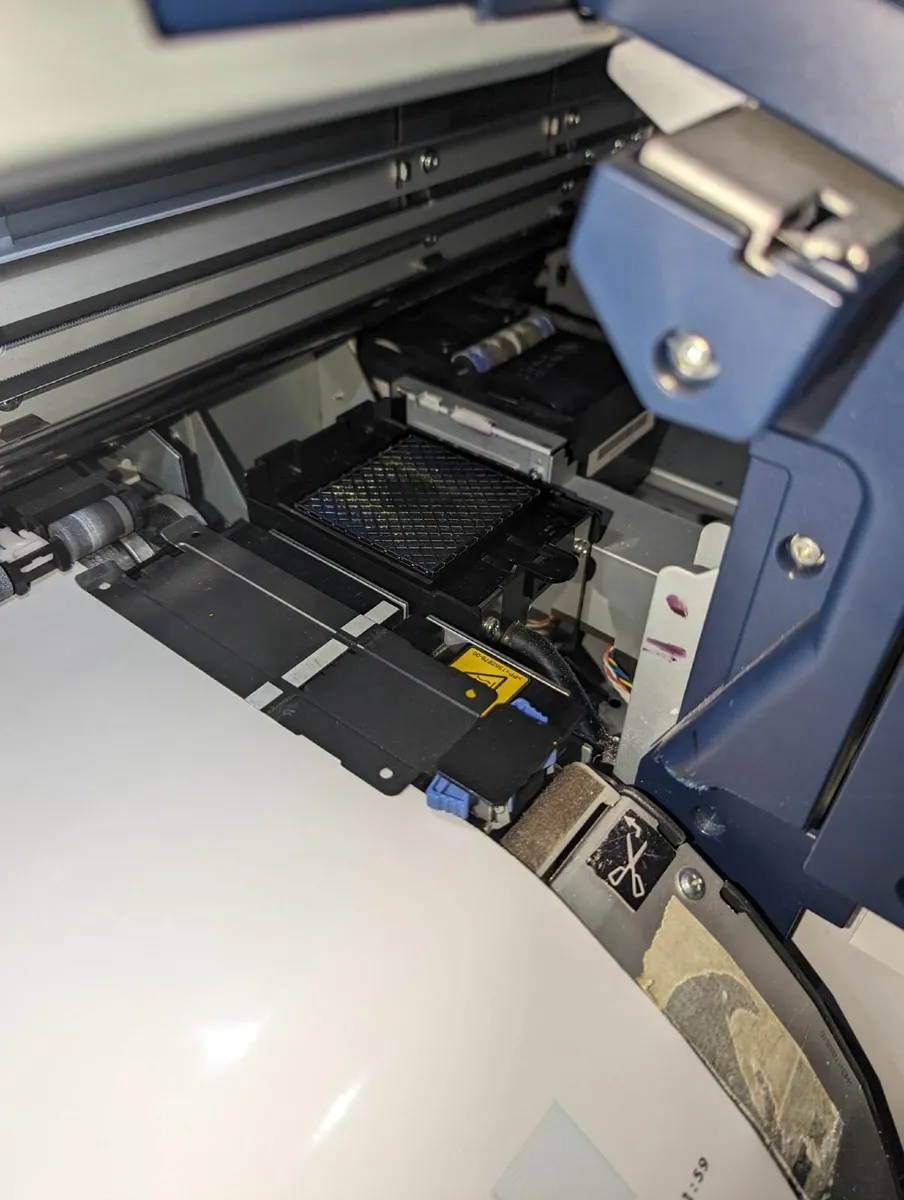 Epson SureColor SC-S40600 Printer - 64in - Image 4