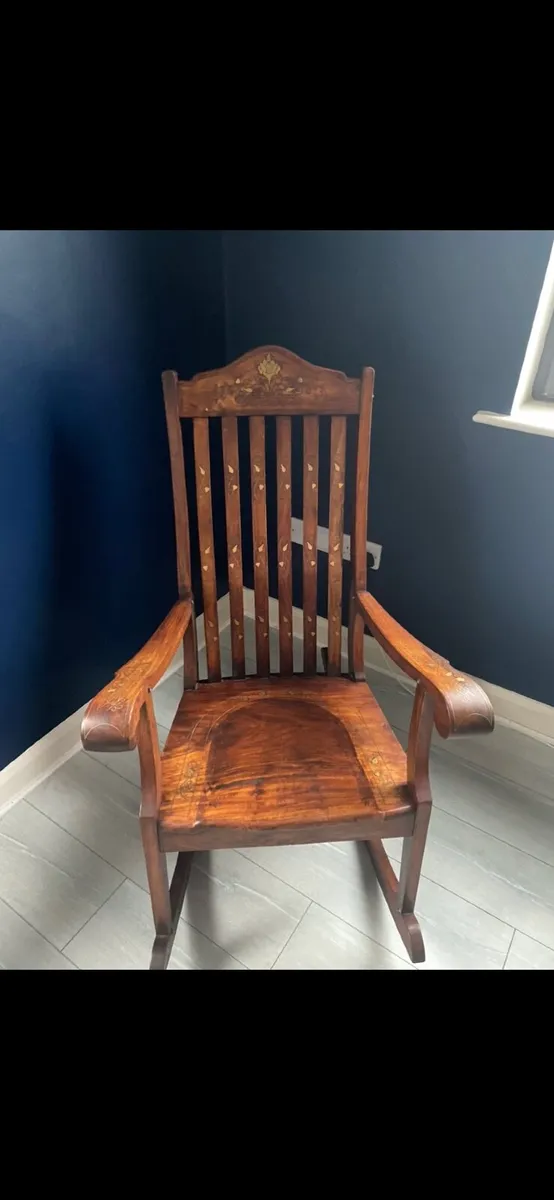 Antique rocking chair - Image 1