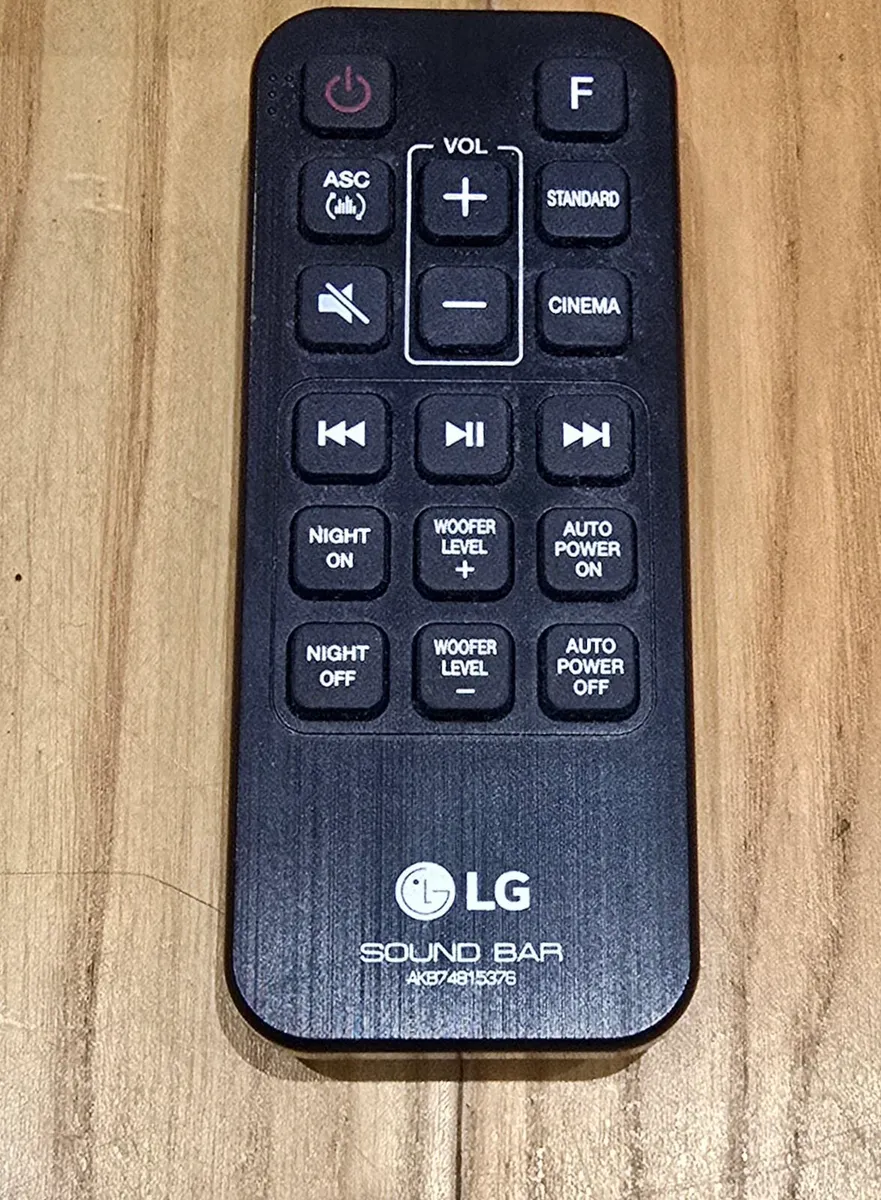 LG Soundbar and Subwoofer SJ3 + remote control - Image 3