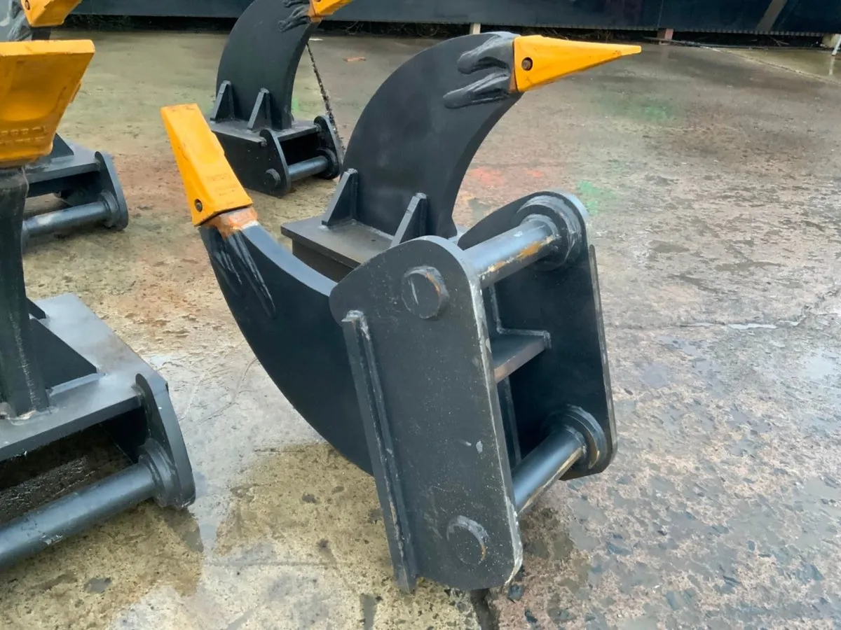 UNUSED 13 TONNE RIPPER TOOTH.....65mm PINS....... - Image 2