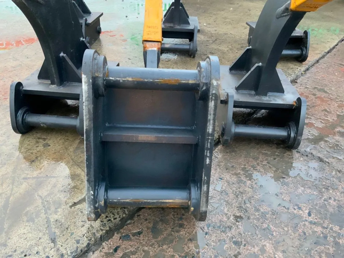 UNUSED 13 TONNE RIPPER TOOTH.....65mm PINS....... - Image 4