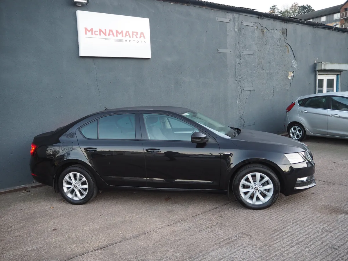 Skoda Octavia 5dr Soleil Huge Spec! - Image 2