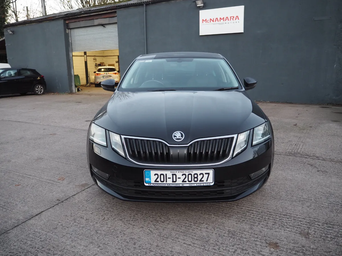 Skoda Octavia 5dr Soleil Huge Spec! - Image 4