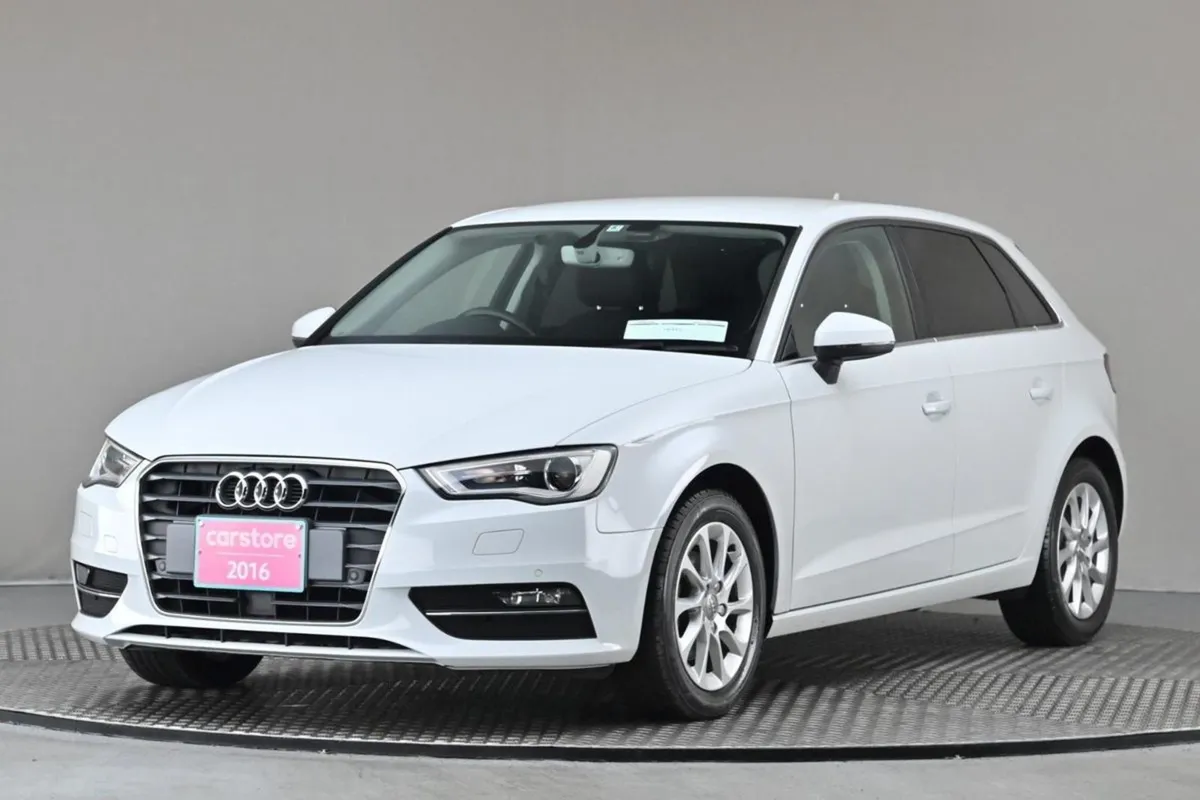 Audi A3 1.4 Tfsi S-tronic 5DR  reverse Cam park S - Image 3