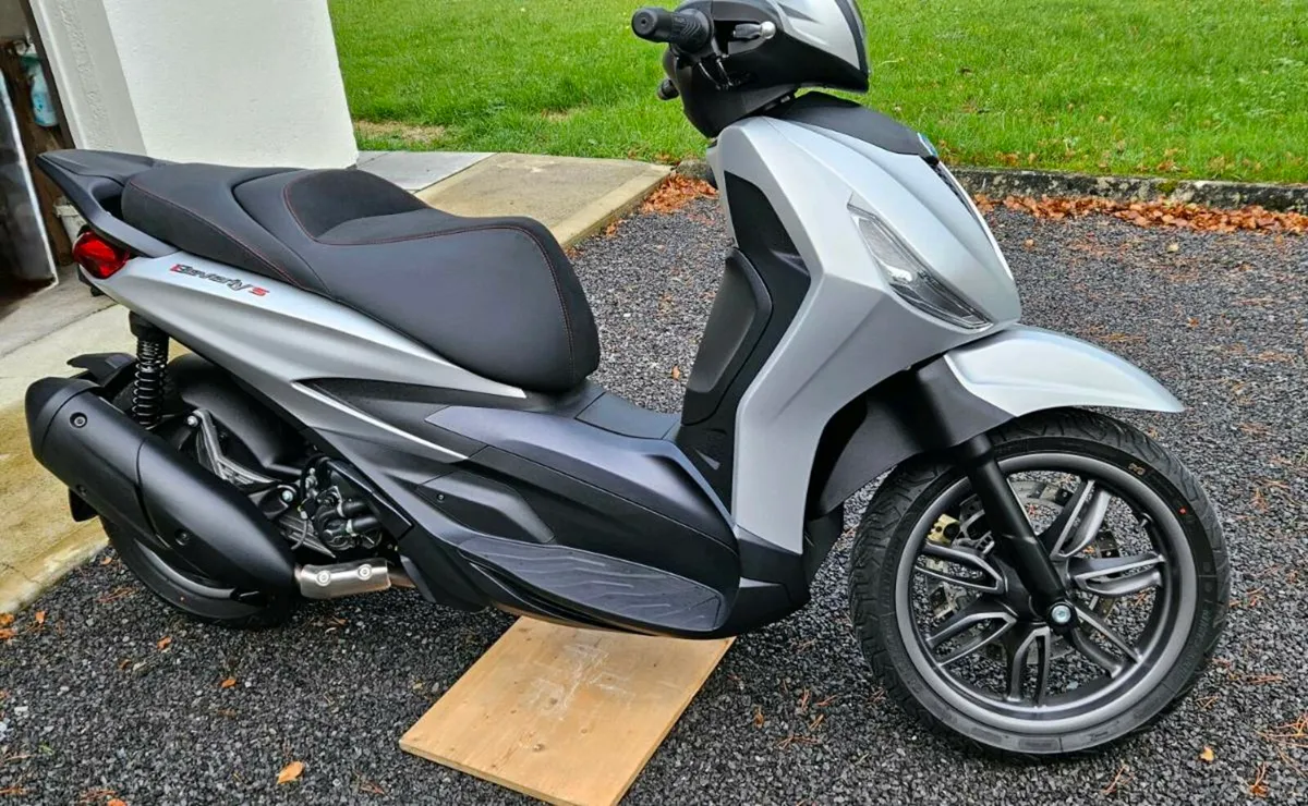 Piaggio Beverly 300 HPE Sport - Image 2