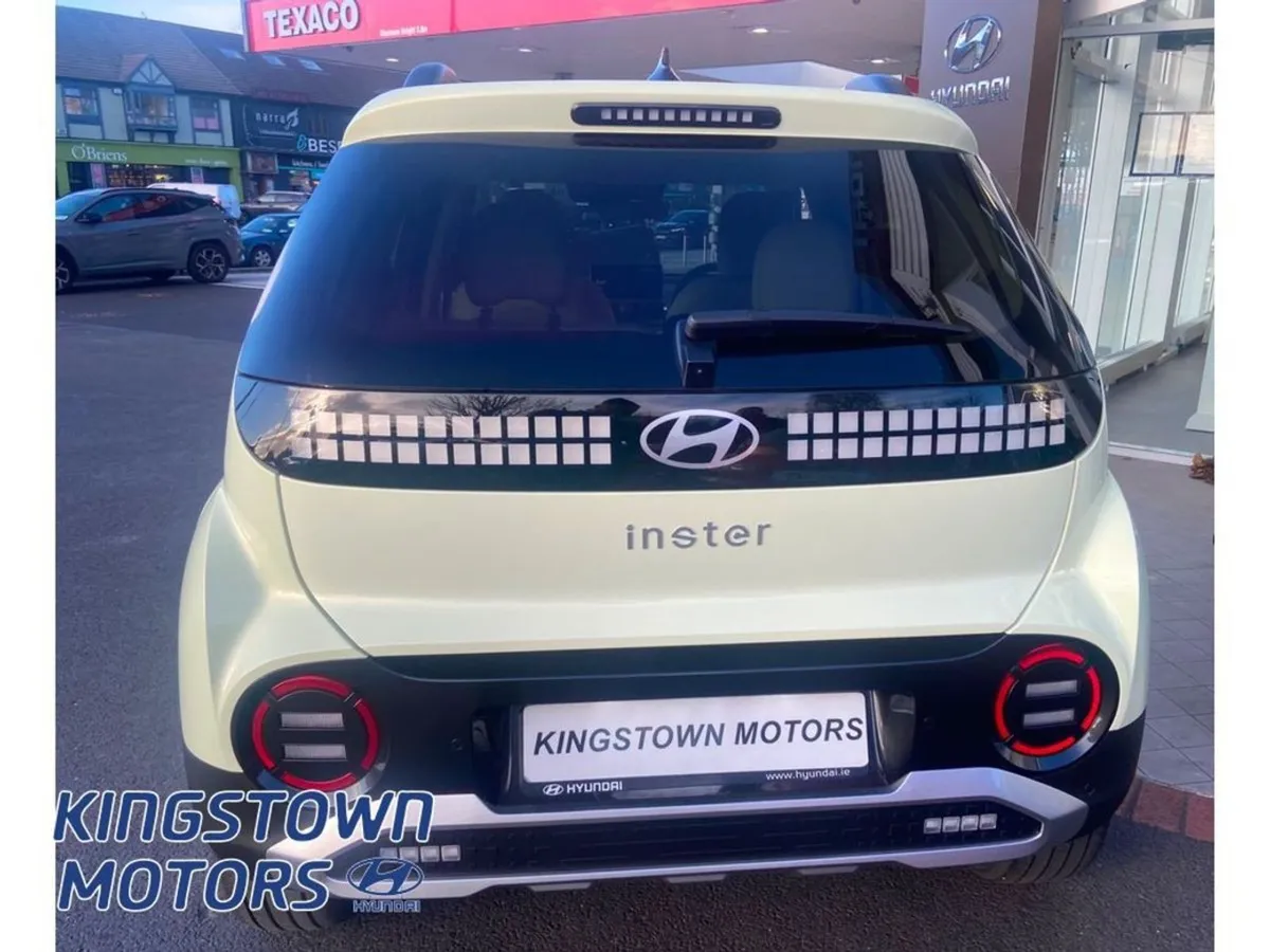 Hyundai INSTER Elegance 49kw - Image 4