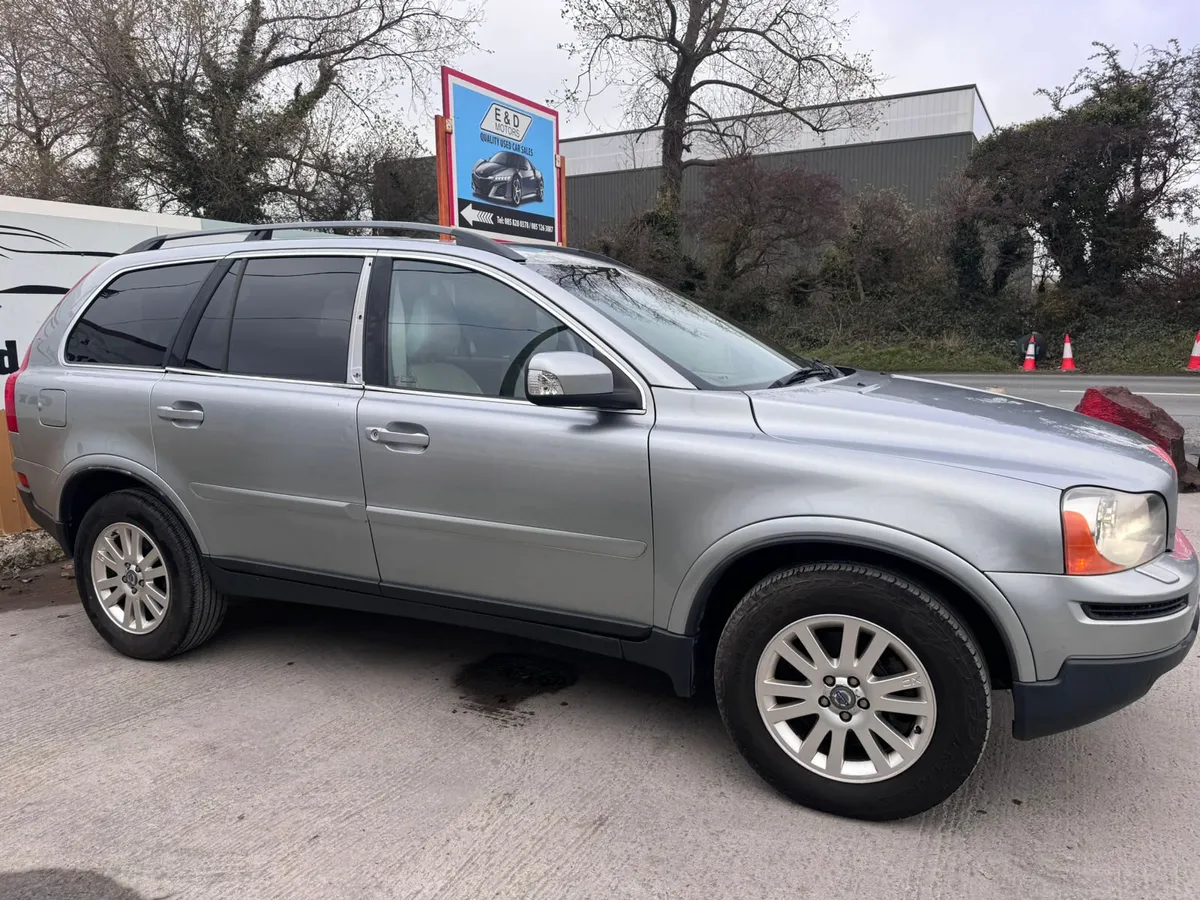 07 Volvo XC90 2.4D 4WD AUTO 7Seater - Image 3