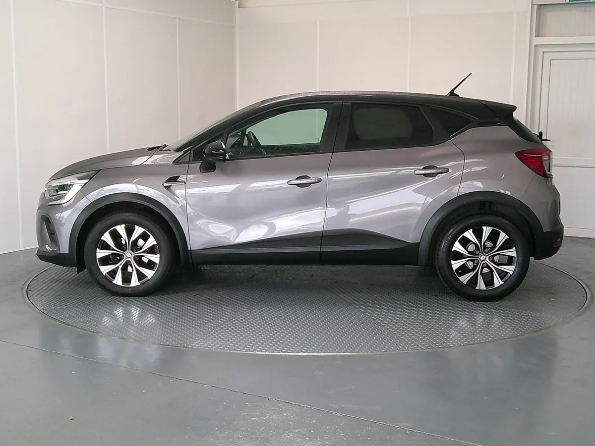 Renault Captur 2022 - Image 4