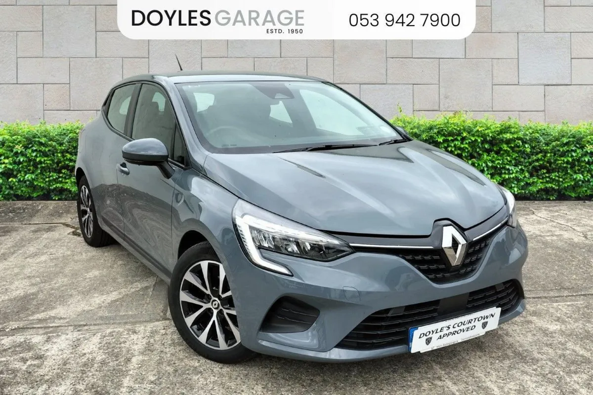 Renault Clio Iconic 1.0 Petrol 90bhp - Image 1