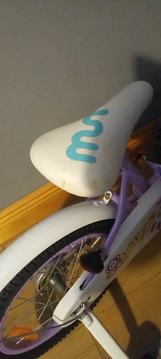 Girls 16inch bike + helmet - Image 4