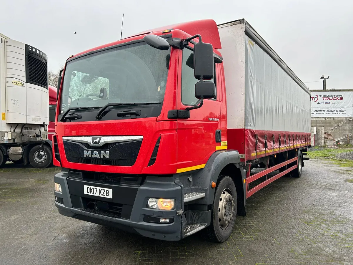 2017 MAN TGM 18. 250 Day Cab with 28ft Curtainside - Image 3