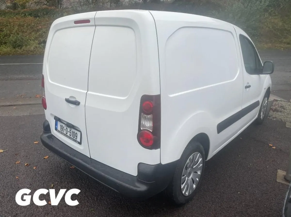 Citroen Berlingo 3 Seater Panel Van - Image 2