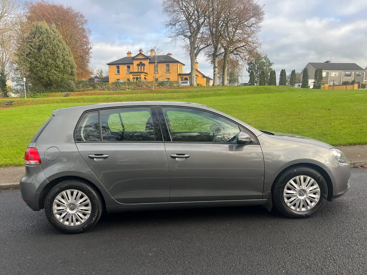 Volkswagen Golf 2011 1.6 TDI - Image 3