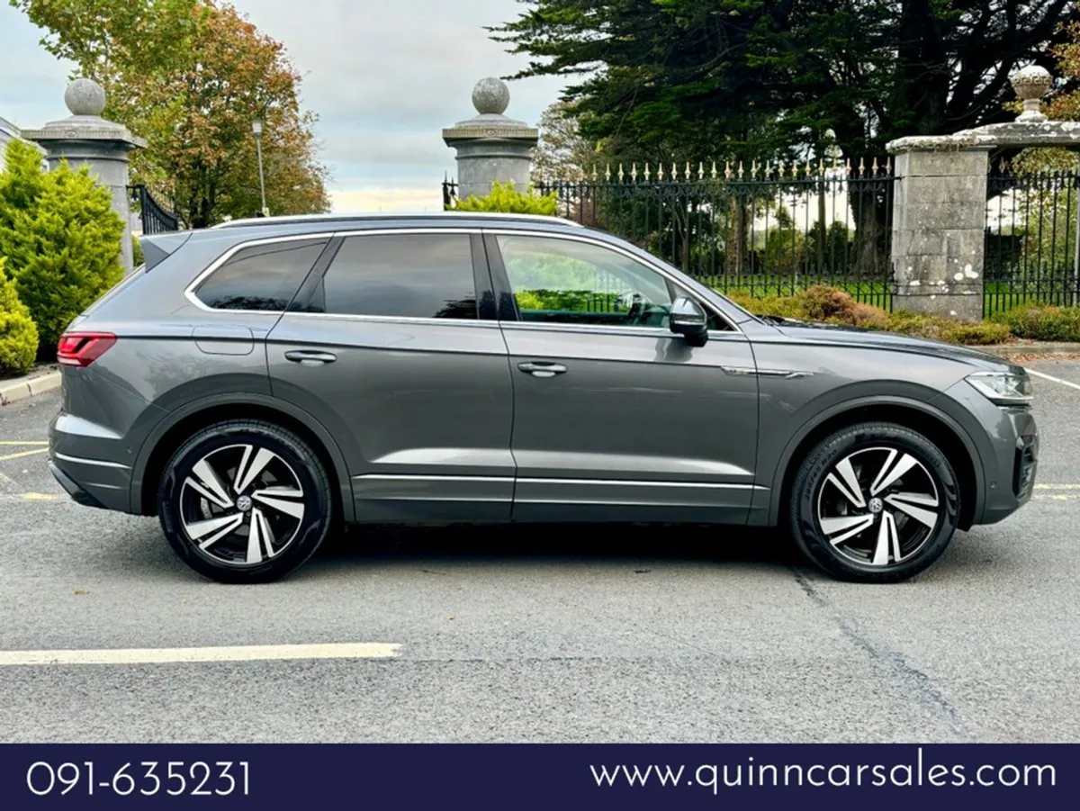 Volkswagen Touareg 3.0 V6 TDi R-line Tech 231 Bhp - Image 2