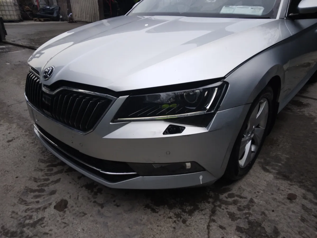 2016 Skoda Superb 16 TDI Breaking/Dismantling - Image 4