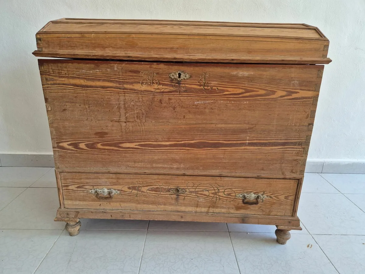Antique Spanish Wooden Chest with Drawer - Image 1