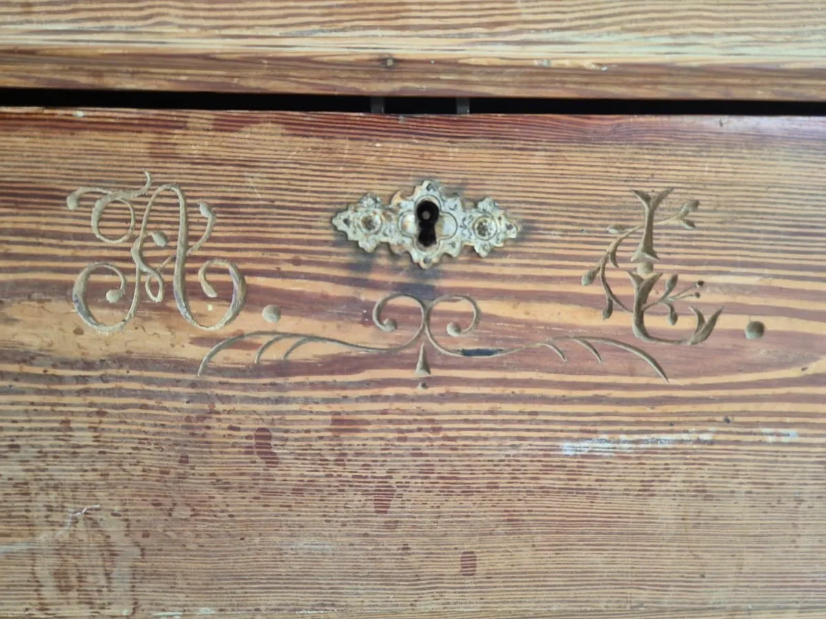 Antique Spanish Wooden Chest with Drawer - Image 2