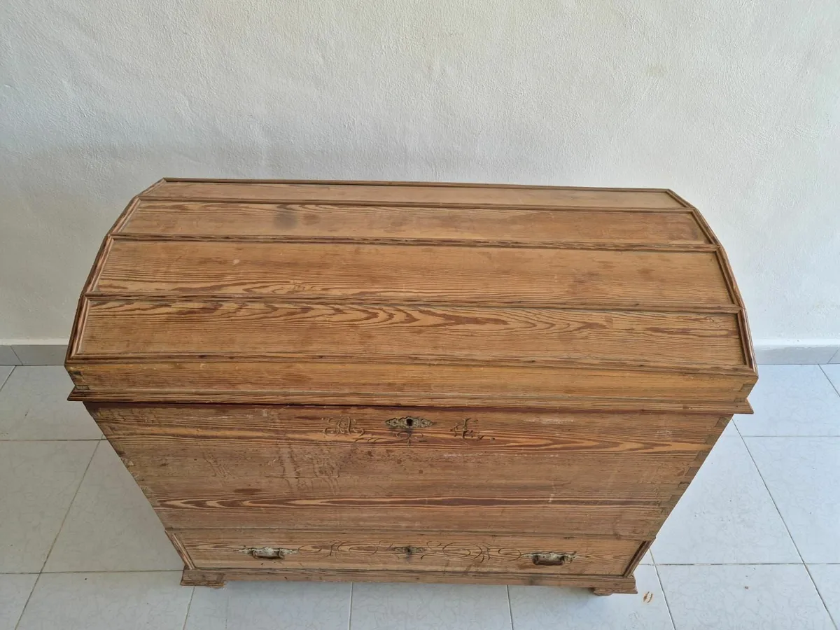 Antique Spanish Wooden Chest with Drawer - Image 3