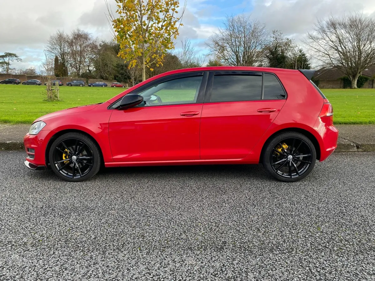 Volkswagen Golf 2016 1.6 TDI Highline BELT DONE - Image 2