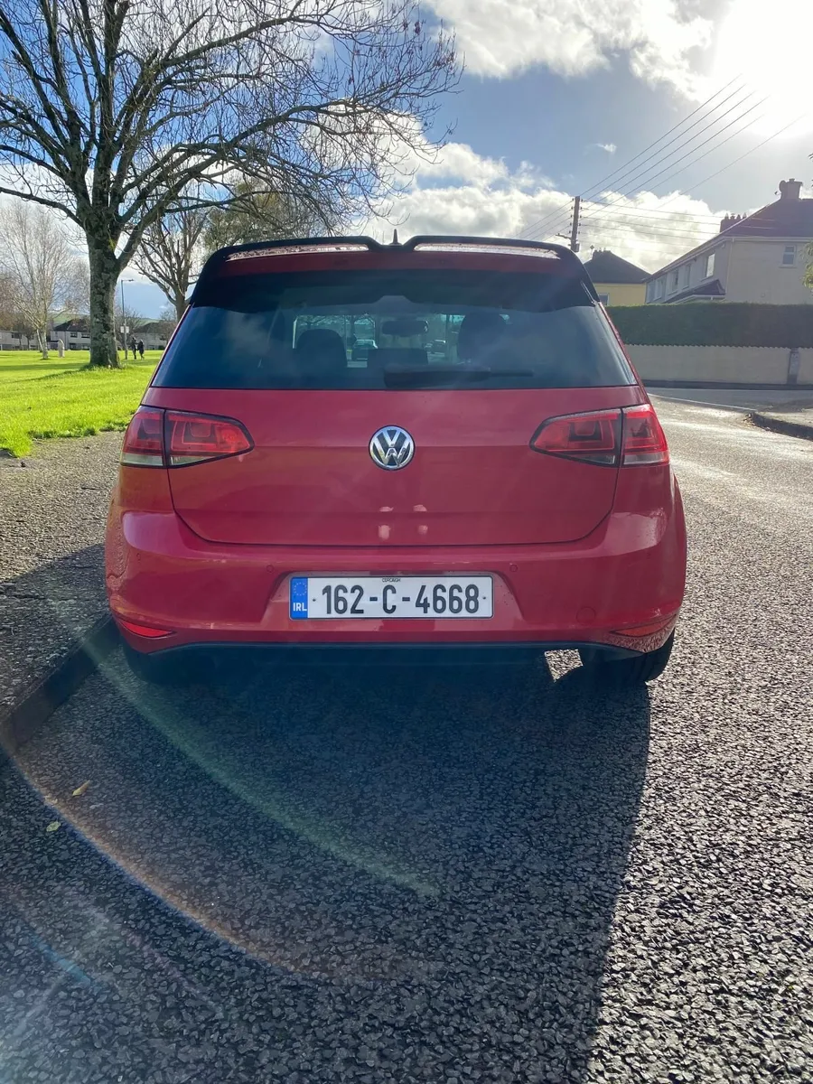Volkswagen Golf 2016 1.6 TDI Highline BELT DONE - Image 4