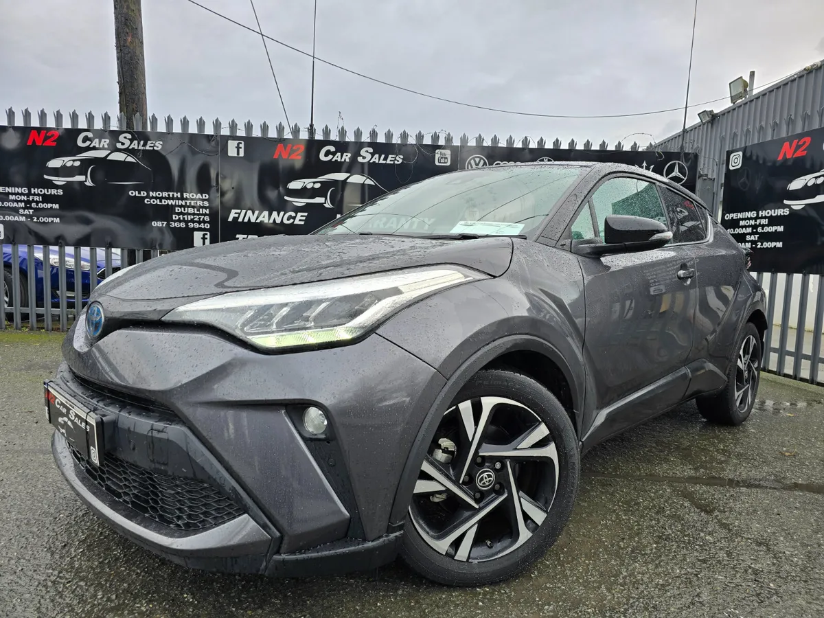 222 Toyota C-HR Hybrid m, ONLY 13k Km, LIKE NEW - Image 1