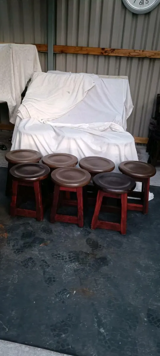 Pub stools and bar furniture - Image 4