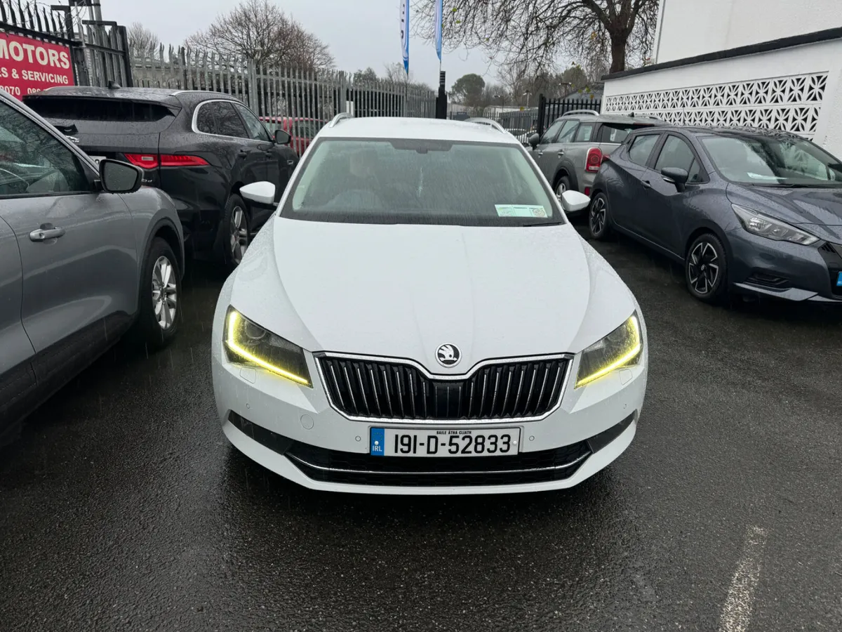 19 Skoda Superb 2.0 Diesel Sat Nav - Image 3