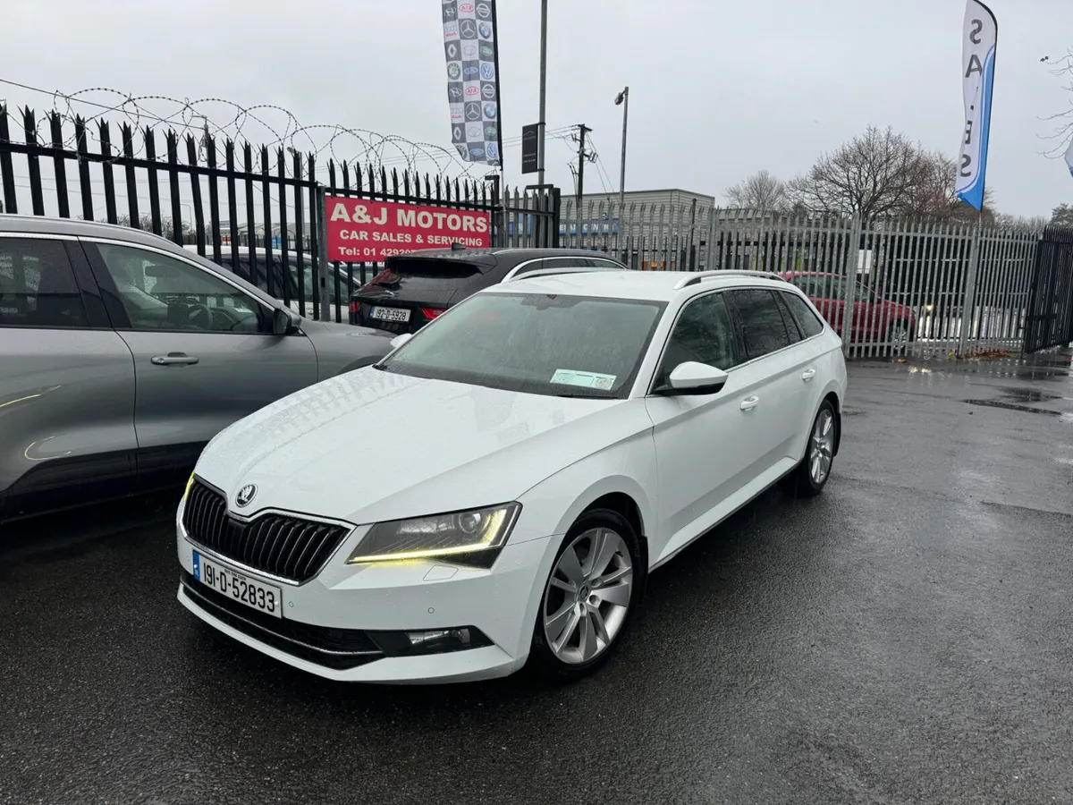 19 Skoda Superb 2.0 Diesel Sat Nav - Image 1