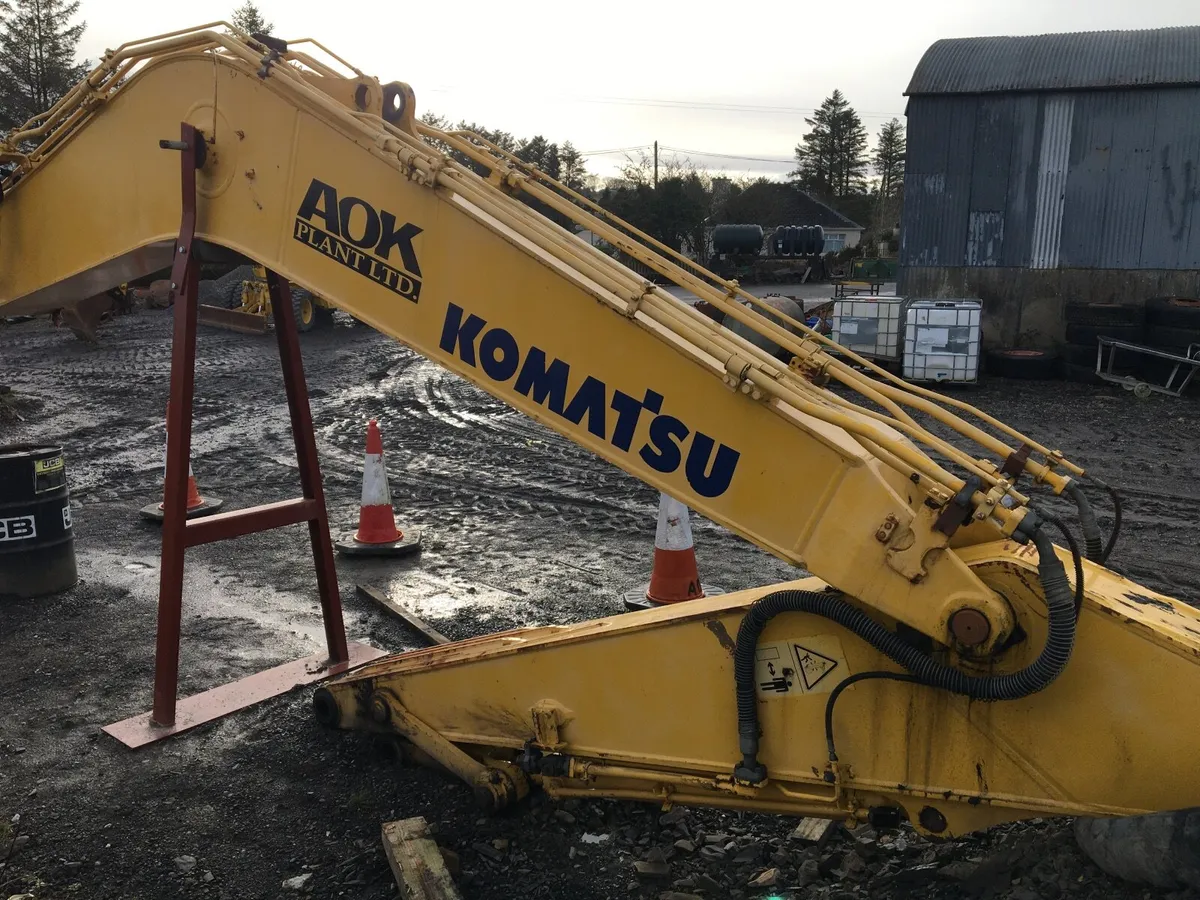 Komatsu PC210 boom and dipper arm - Image 3